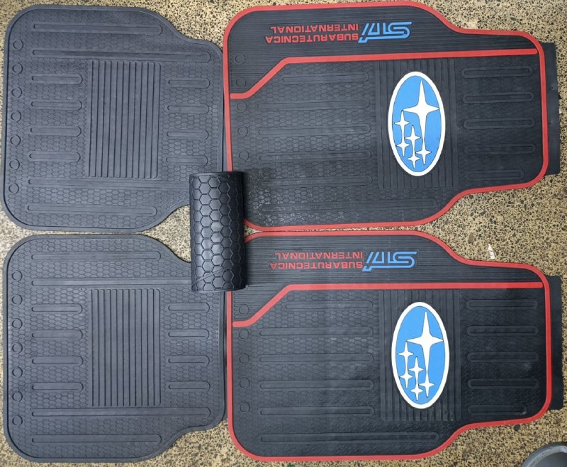 cd4f711b-7a3f-45a1-bfd5-538da1bf9751 Subaru branded rubber car floor mats - Image 1