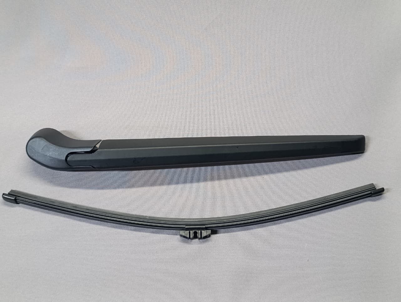 0d49f520-dcc3-4ccb-ab32-bf9c2a923765 Rear Wiper Complete BMW X5 (E70) - Image 1