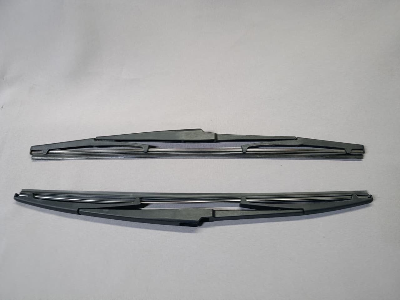 cb164504-39f6-4156-b3f6-62eed4cb5026 Rear Wiper For Toyota Previa - Image 1
