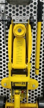 2-ton capacity hydraulic floor jack