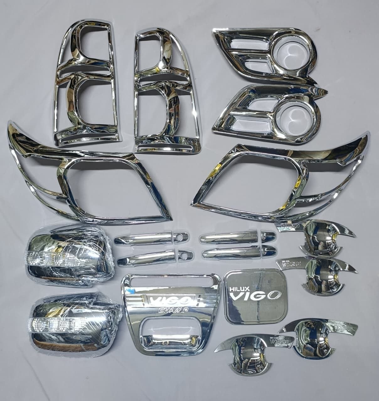 68de9d2f-1679-4d01-ad24-b9033f42ce7a Chrome Kit Toyota Hilux - Vigo 2012 + - Image 1