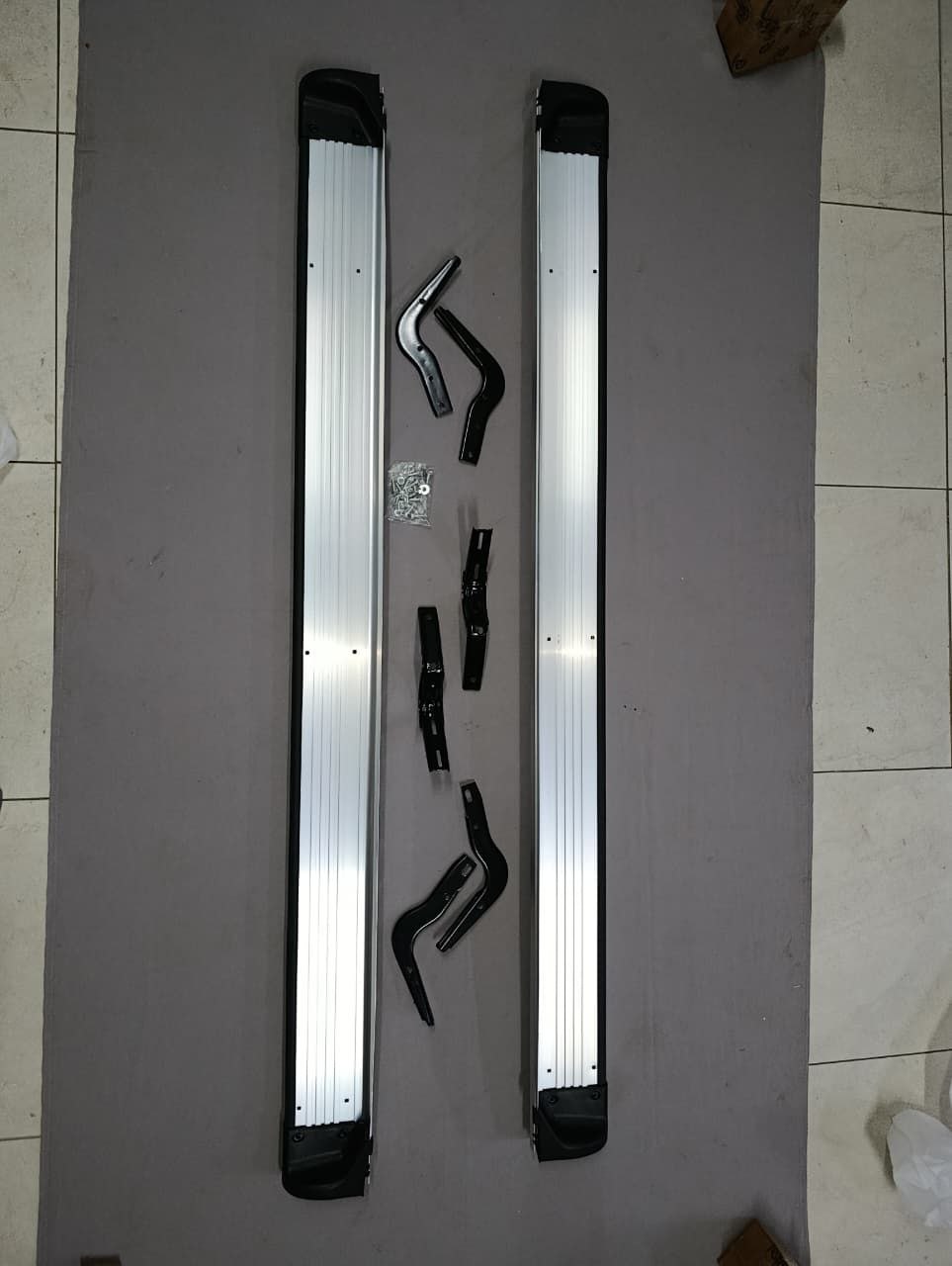 21a01155-d7b6-4740-a72e-fc1534a41645 Original Car Side step Toyota Hilux - Vigo - Image 1